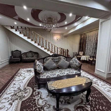 A Stylish Apartment In The Heart Of Tashkent! Exterior foto