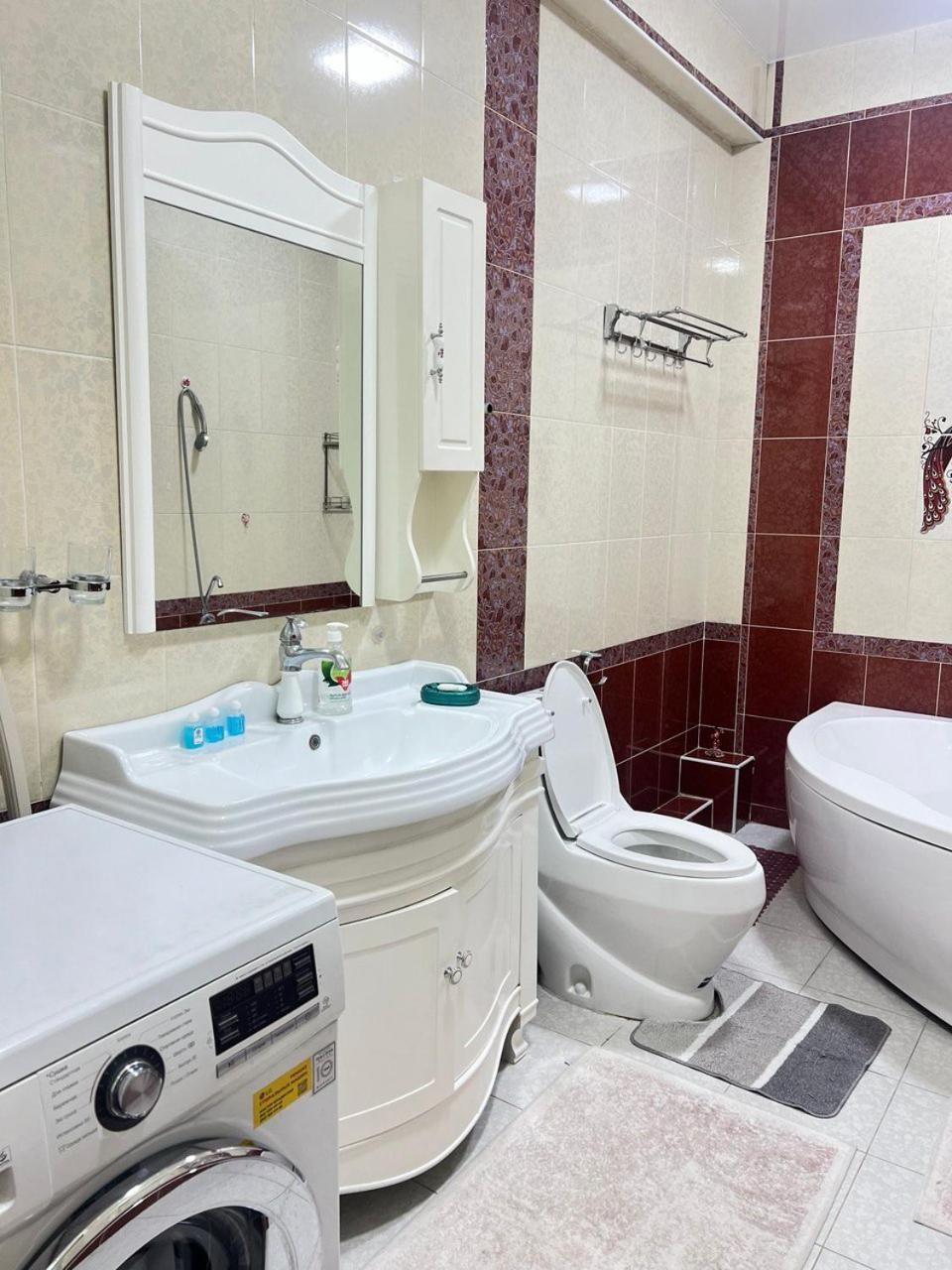 A Stylish Apartment In The Heart Of Tashkent! Exterior foto